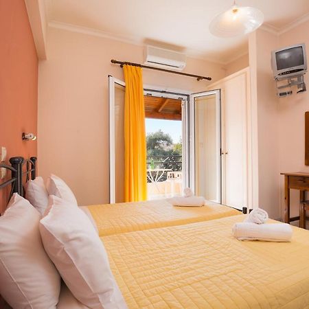 Odysseus Apartments By Hotelius Agios Gordios (Corfu) Exterior foto