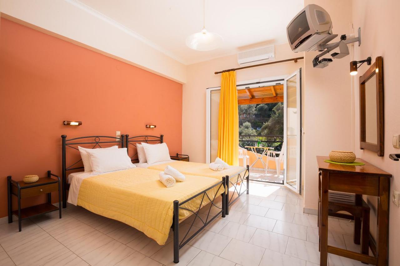 Odysseus Apartments By Hotelius Agios Gordios (Corfu) Exterior foto